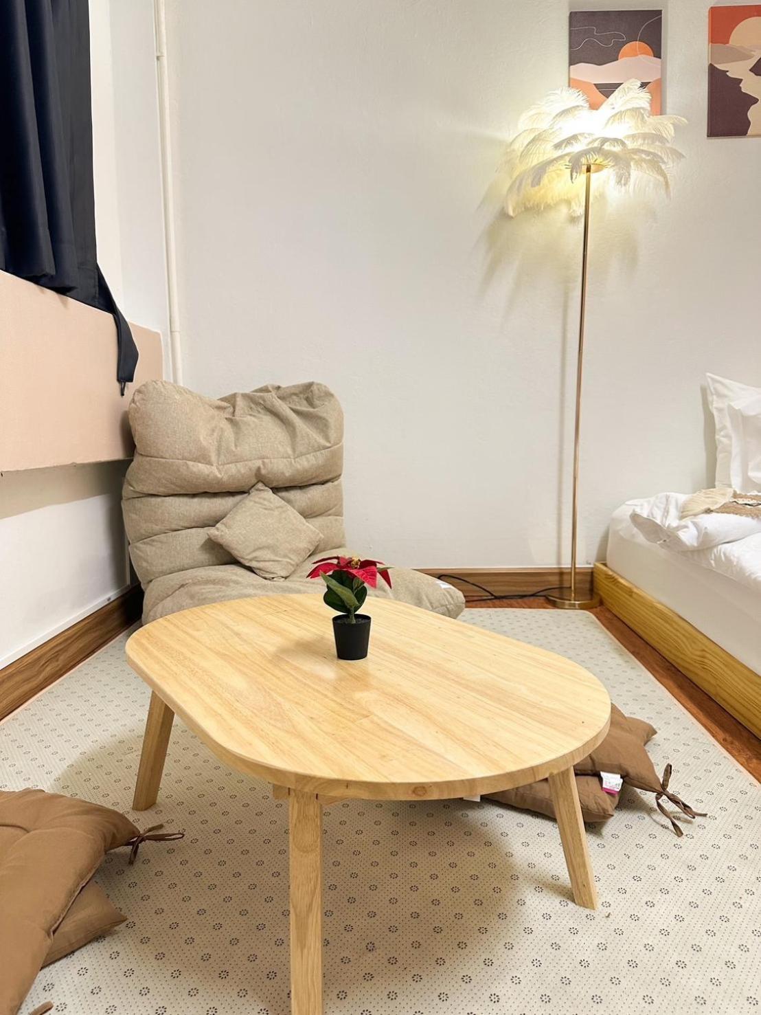 Montana Hotel & Hostel Phuket Karon Buitenkant foto